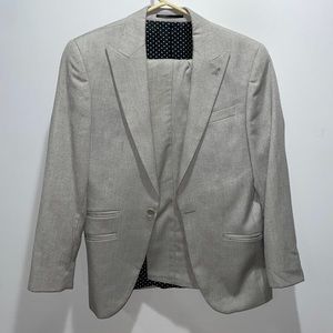 Complete gray suit